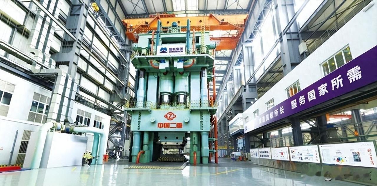 中国造的8万吨大压机火了，波音空客排队等锻件。不是便宜，是别人干不了。这玩意儿