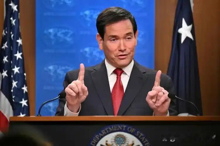 最近国际政坛爆出个挺耐人琢磨的消息：美国国务卿鲁比奥亲口官宣，已经正式向普京发出邀请，请他出席今年1