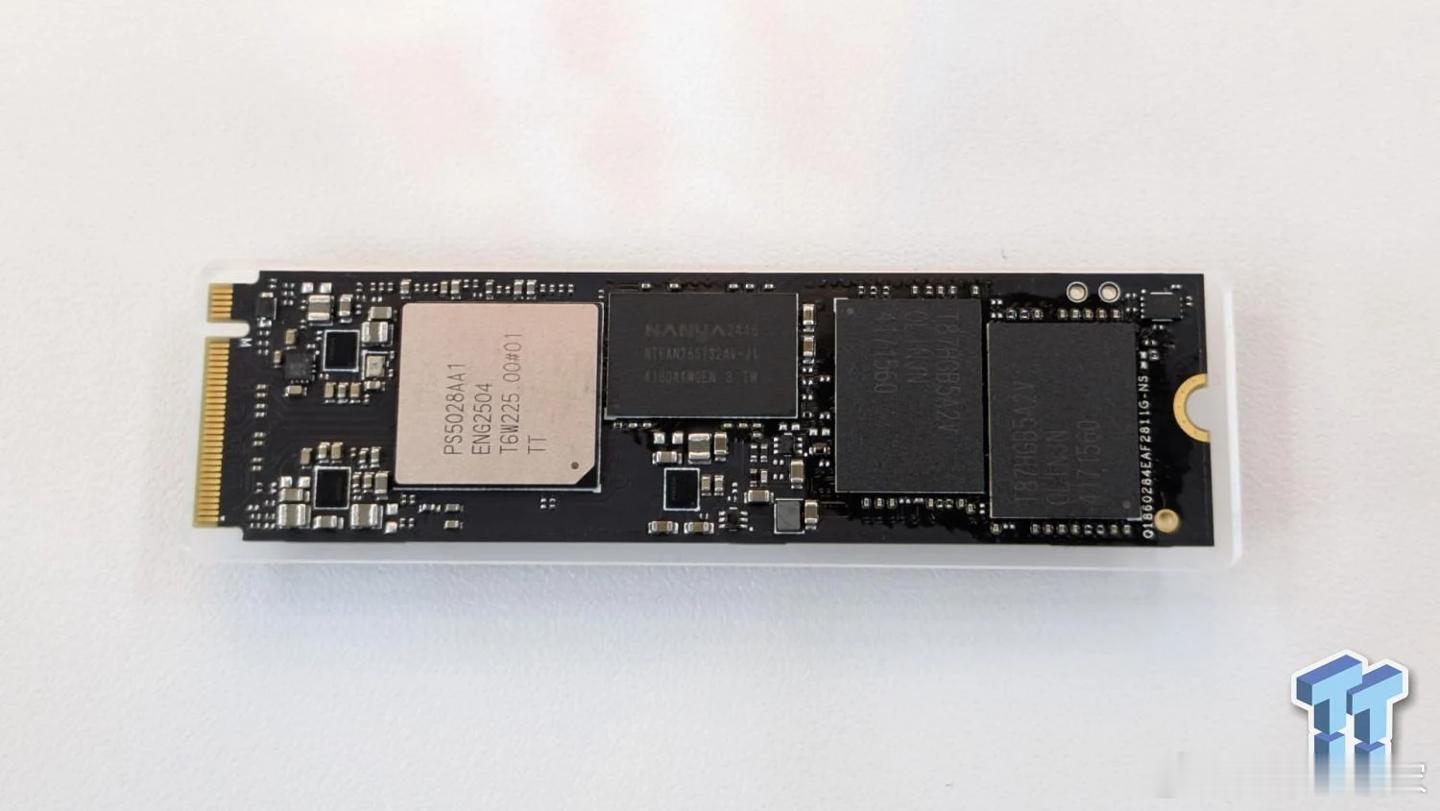 群联新旗舰消费级PCIe5.0SSD主控E28线下实测：7W实现