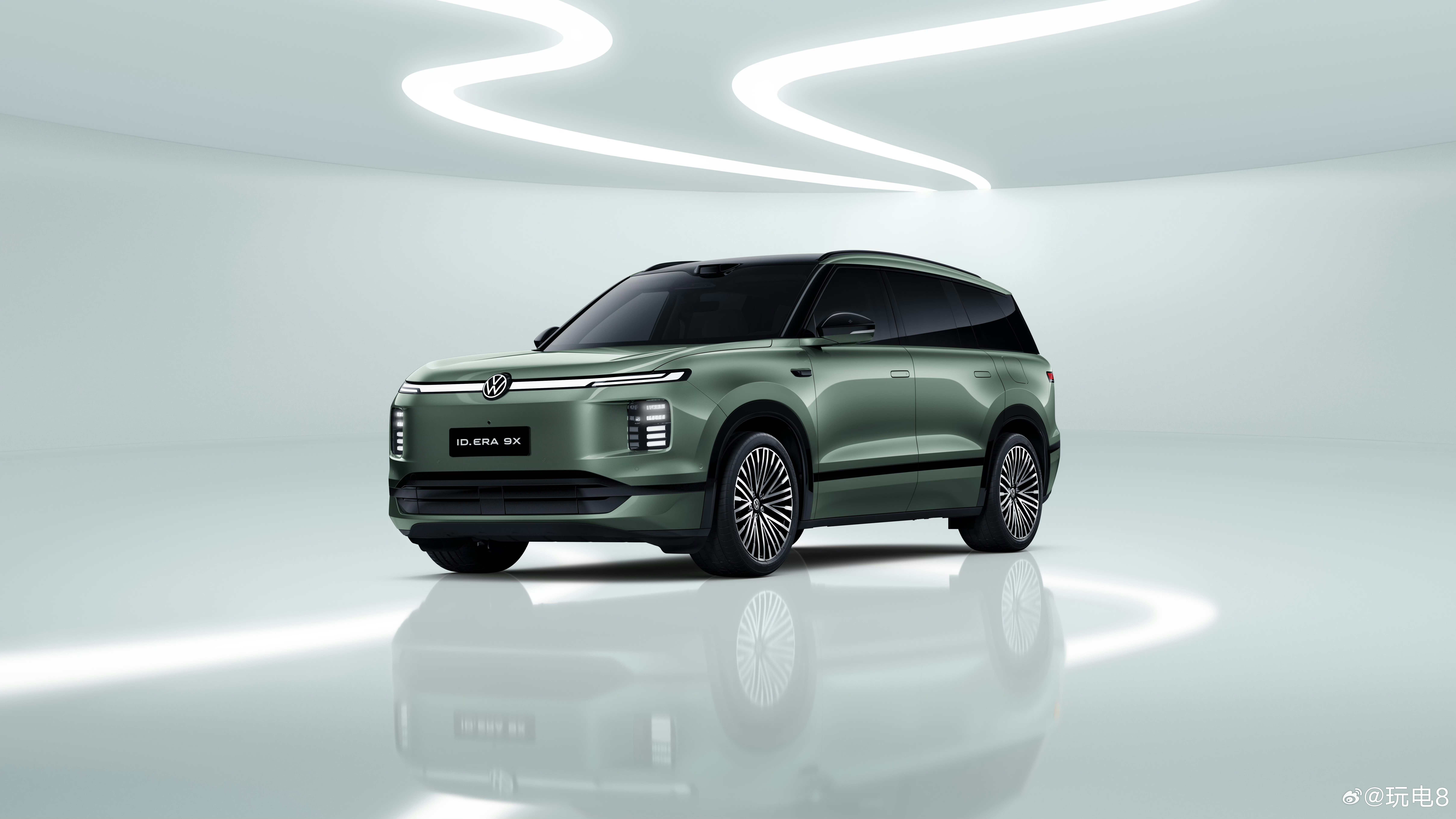 上汽大众放出了一波ID.ERA9X的内饰官图，新车定位增程动力的中大型6座SU