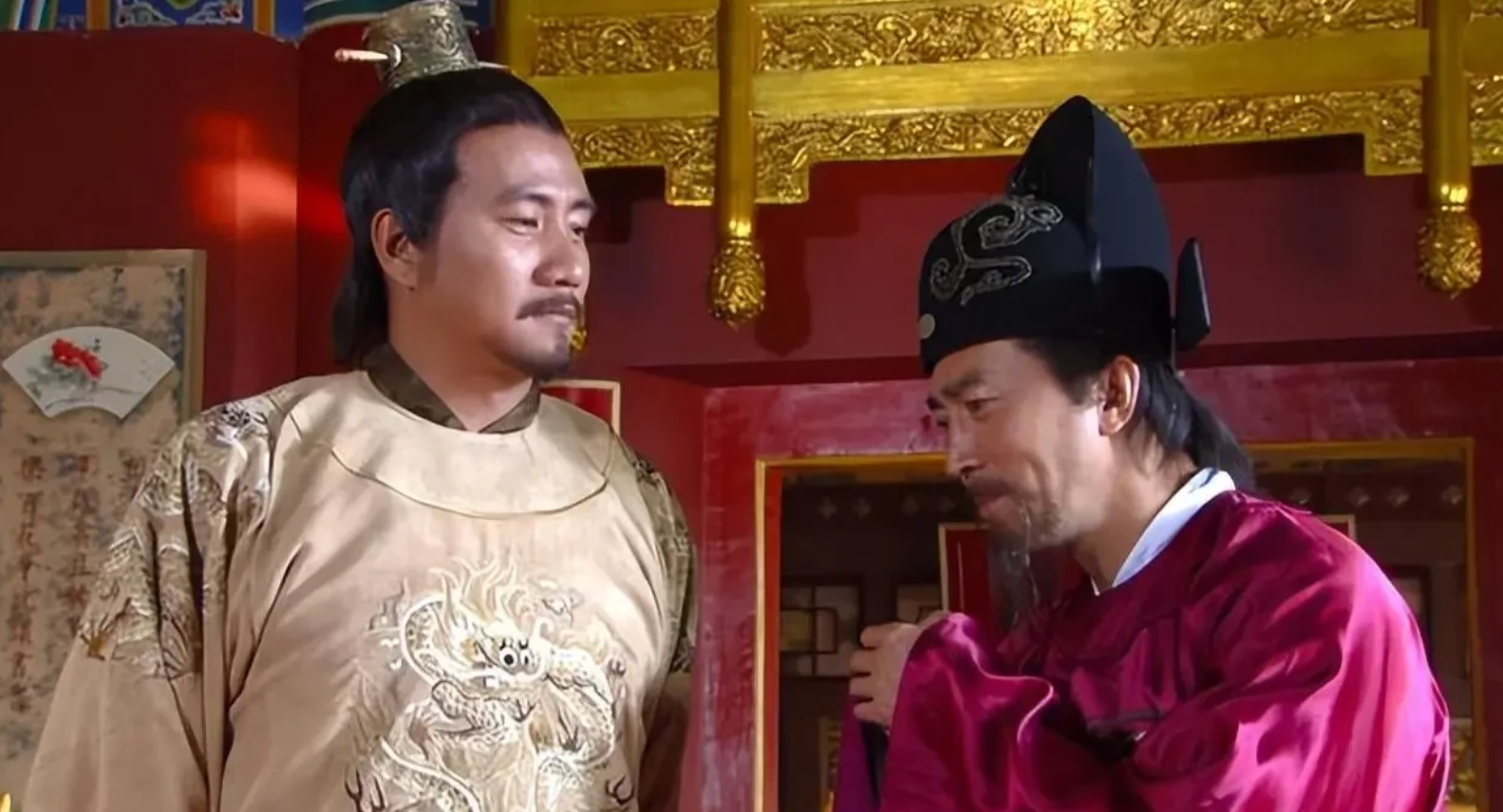 1390年，打了胜仗归来的唐胜宗，等来的不是赏赐，而是赐死诏书。唐胜宗满心不甘，