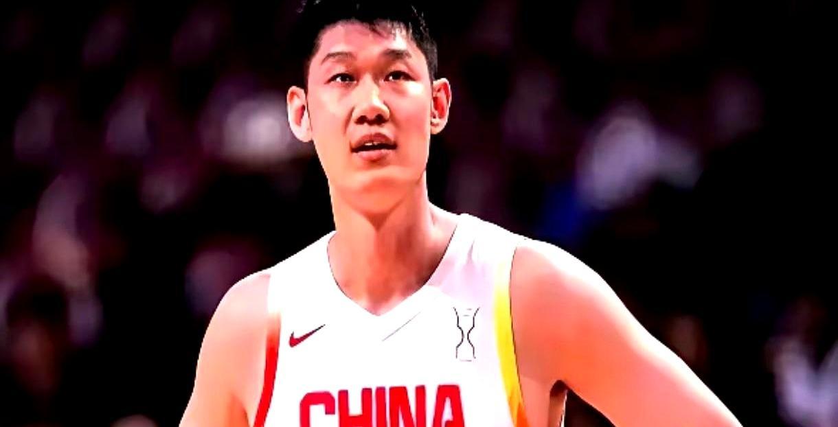 输掉比赛的那一刻，他反而成了格局的赢家。马尼拉的球馆里，中国台北队拼光了最