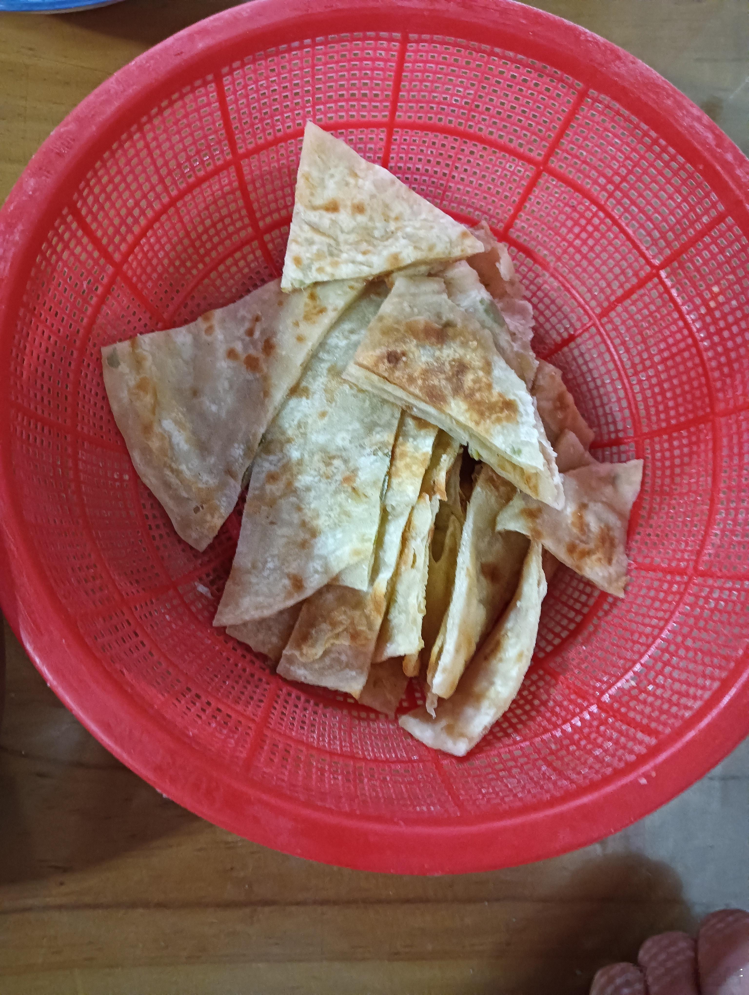 老大问我如果她谈恋爱我会怎么办？老大和我讲她们班学霸和学渣谈恋爱的事儿被老师发现