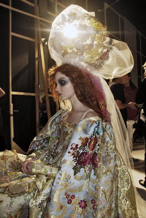 ChristianLacroix2007秋冬高级定制压轴婚纱｜审美积累｜设计