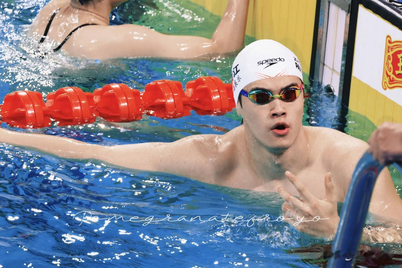 世界游泳男子史地位排行菲尔普斯真是浪里白条啊，共获得过23枚奥运金牌，当之无愧