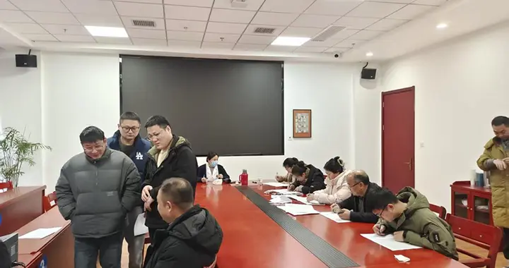 霍山国投集团员工踊跃参与无偿献血活动