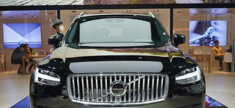宝马X5和沃尔沃XC90哪个好？宝马X5落地价得看车型和配置，一般90万