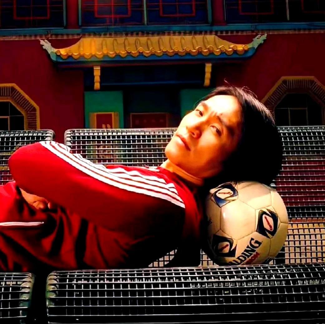 等了25年，周星驰终于要重回大银幕了？他的新片《少林女足》早就杀青，现在在