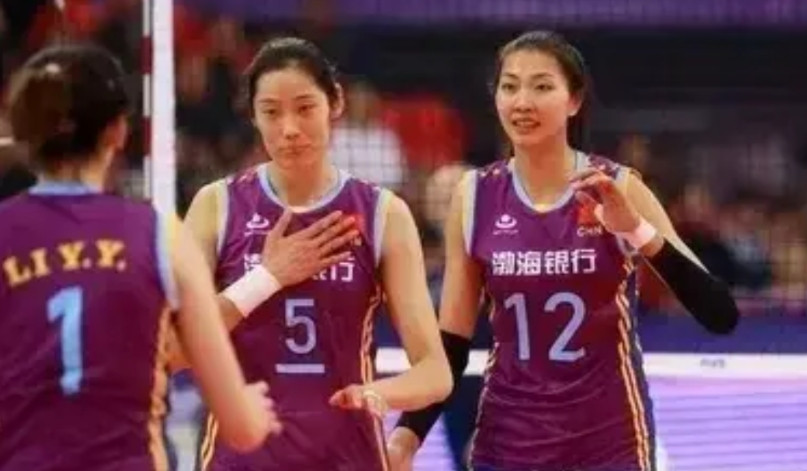 现在的女排最好的球员就是朱婷、李盈莹、袁新玥丶王梦洁。她们四人如果同时在场上。