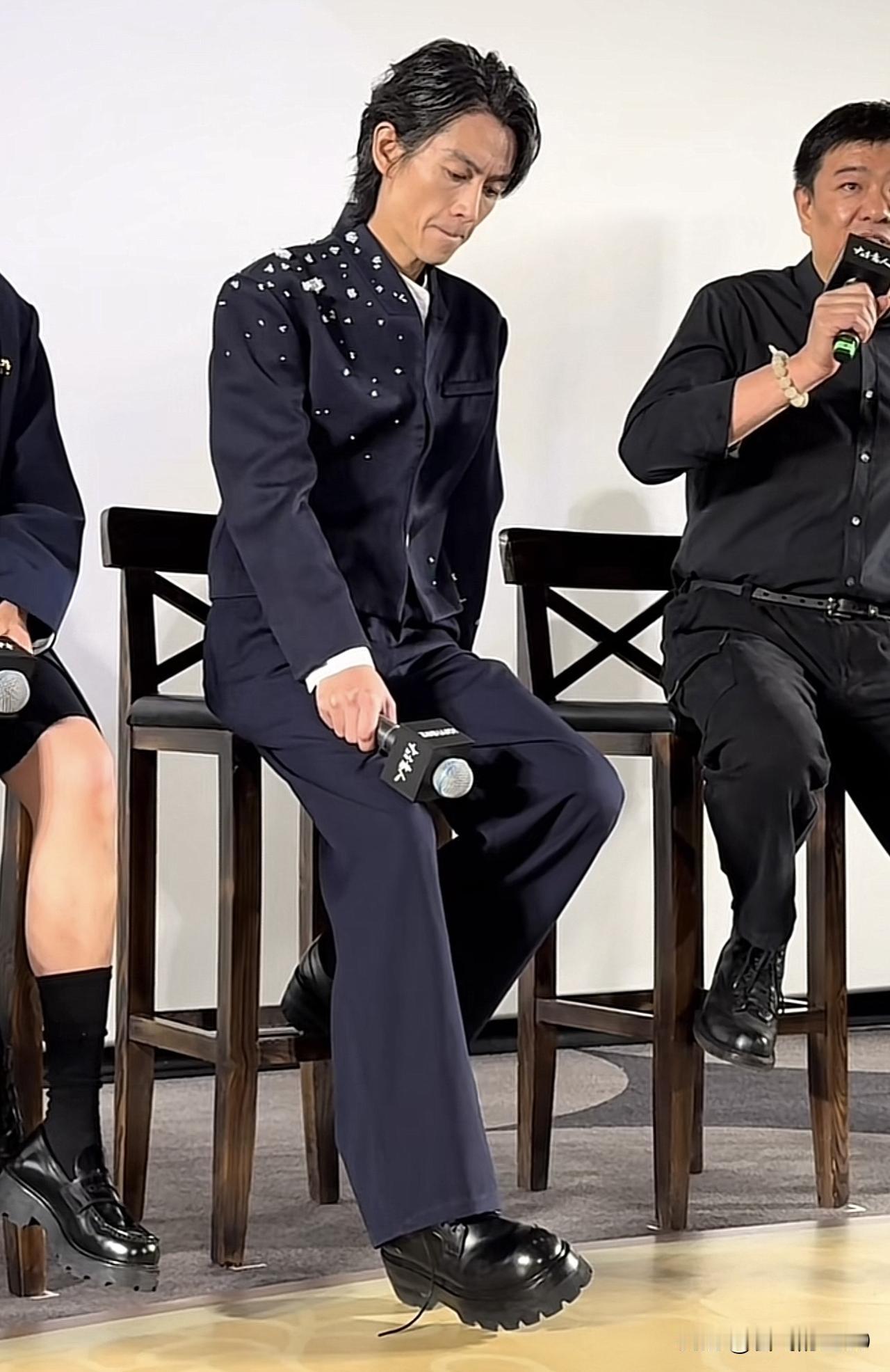 陈晓真的让全网都震惊了！网友热议全变样了！不但瘦了，面相都变了，脸型棱角分明，不