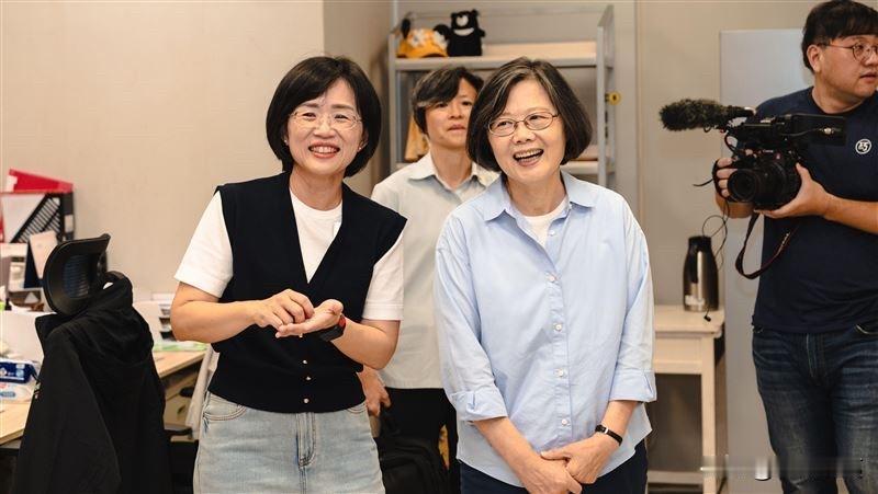 乐开了花！助攻新北市，蔡英文出任竞总主委　苏巧慧预告：最后冲刺阶段小英不缺席