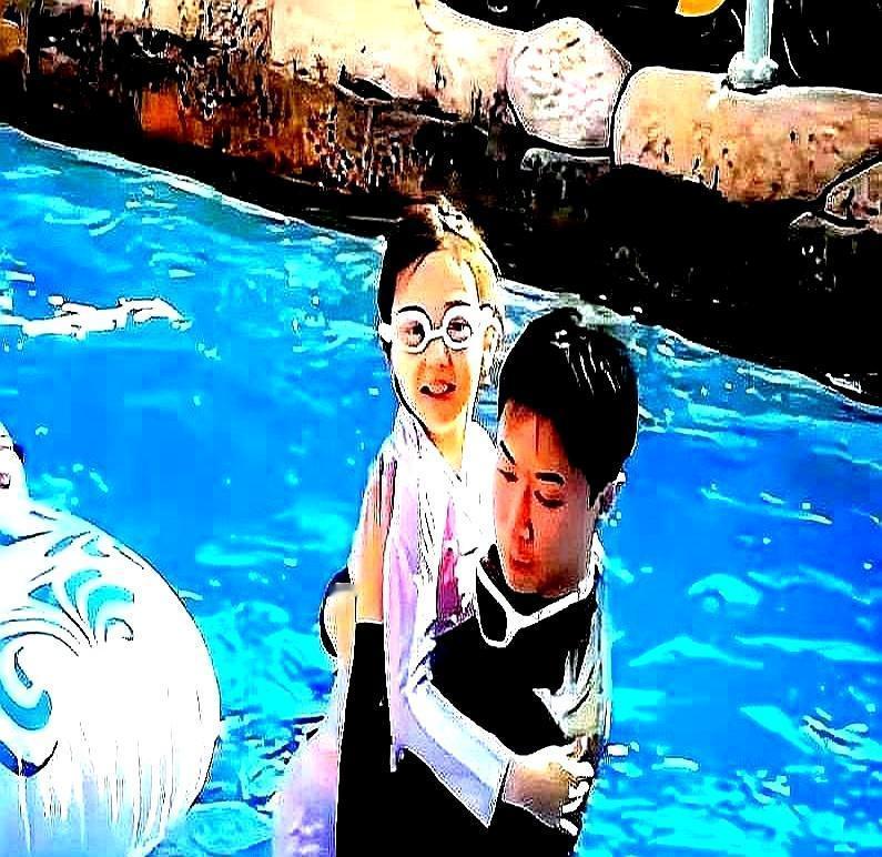 娱乐圈最炸裂的关系网：佟丽娅的儿子管董璇叫妈，陈思诚给董璇老公递毛巾。你以