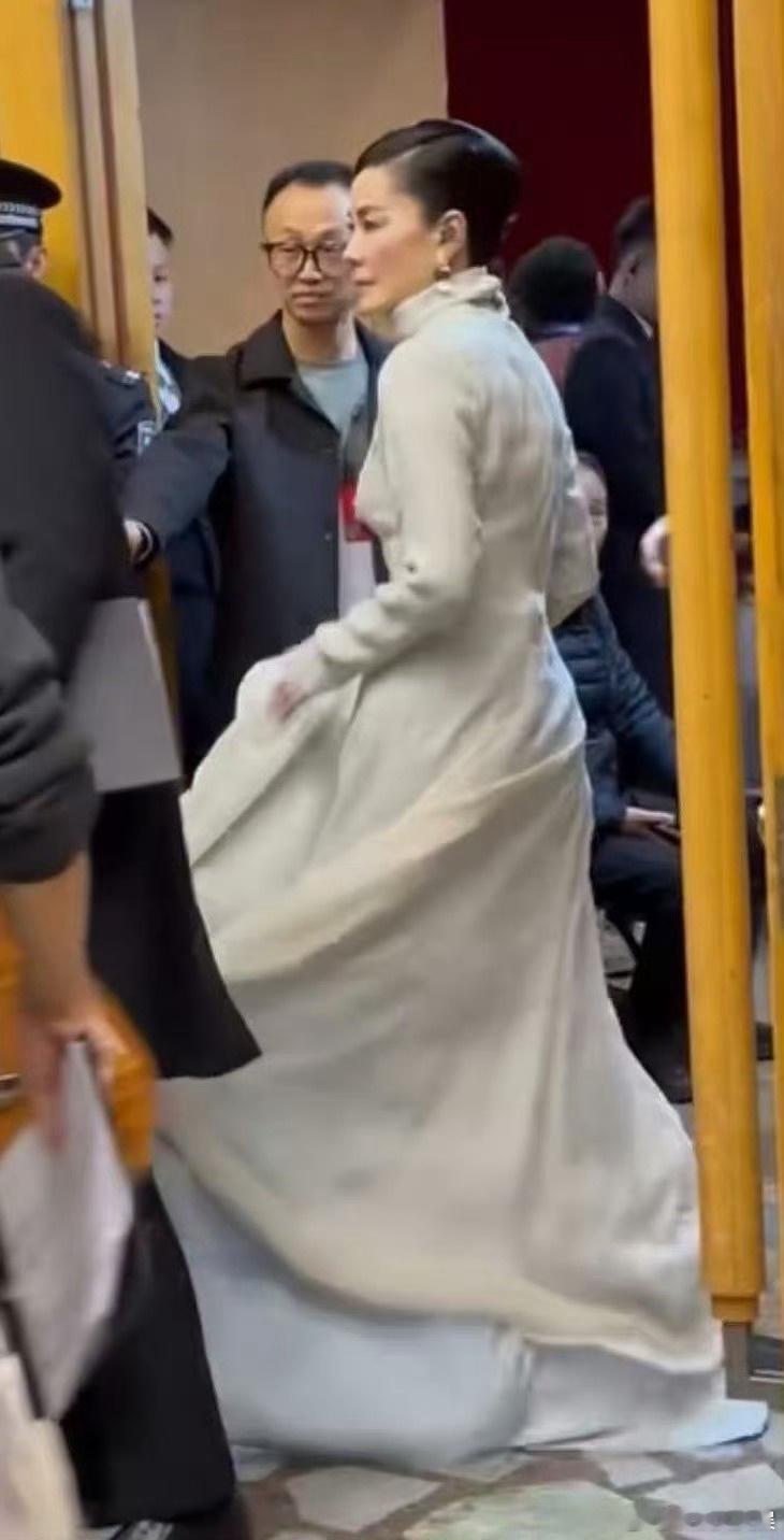 王菲选中你我经历的一刻《你我经历的一刻》乐队主唱、作词马懿透露歌曲被选中的幕后