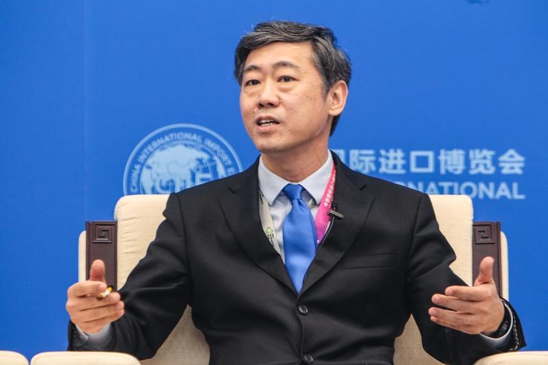 李稻葵提到的稀土出口管制升级，可是个大事件。2025年，中国稀土出口管制不断加码