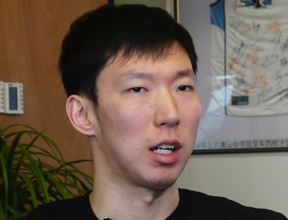 大白话！周琦分析中国男篮世预赛走势:“不是我给中国队泼冷水，我们小组第二第三第四都非常可能，差距毫厘