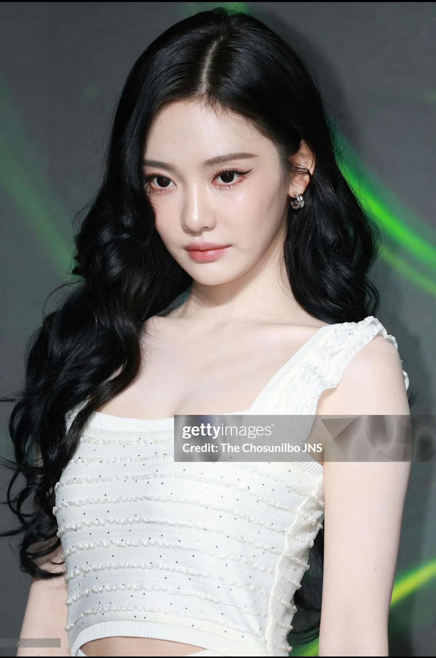 刚看了ins粉丝量——✅金智秀Jisoo（BLACKPINK）账号：粉丝：8010万+✅柳智敏Kar