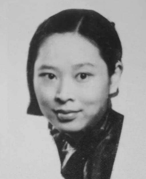 1975年，叶剑英的儿子叶选宁为劳改中的母亲曾宪植求情，毛主席在得知情况后迅速给