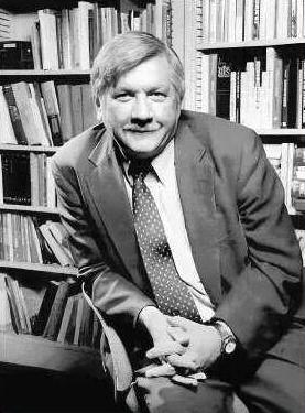 一个美国教授在最高领奖台上说：我最佩服的，是那个用四个字打仗的中国伟人 19