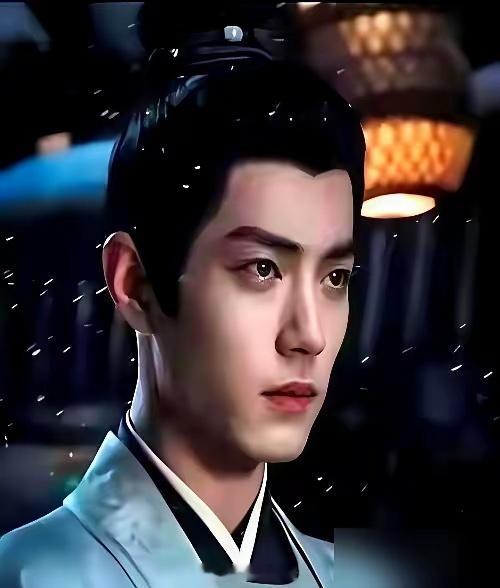 肖战没接郑晓龙的新剧，根本不是档期的事。《天工之城》官宣了，张若昀演木匠杨天林