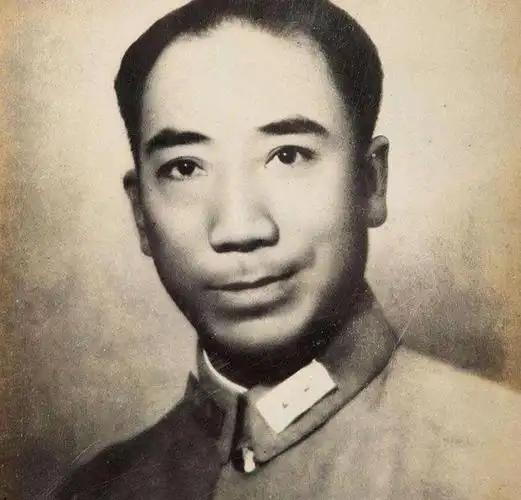 毛人凤临终前向长子吐露：当年戴笠死后军统危在旦夕，真正吞并我们的并非陈诚，是我主