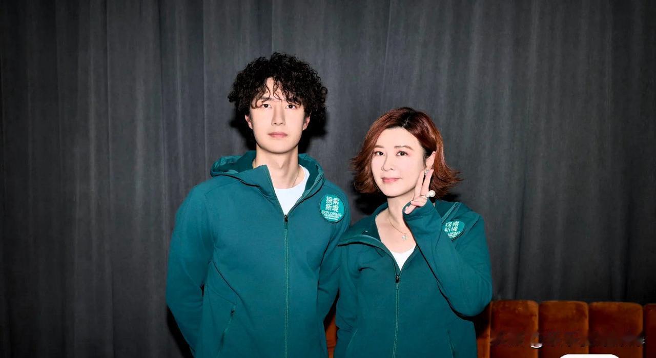 王一博拒绝了对方的中式教育并且给予了反击杜华分享说，把一搏当家人，给一搏