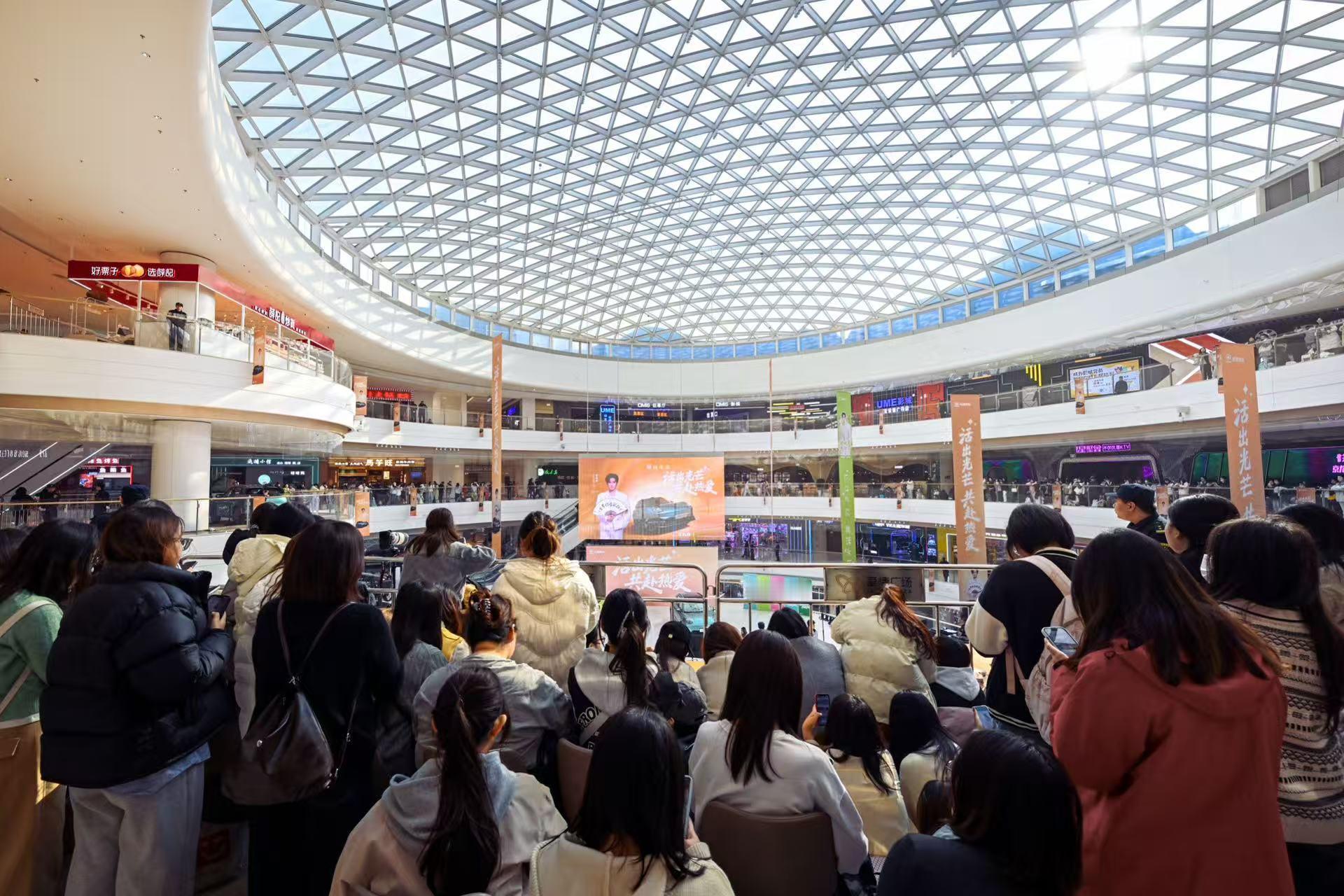 欧拉5预售价格发布，10.98万起，580KM激光雷达版本带有Coffee