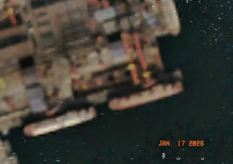 004舰今日最新进展舰艉模块与球鼻艏已合拢，水线以下工程春节前后就能收尾，年