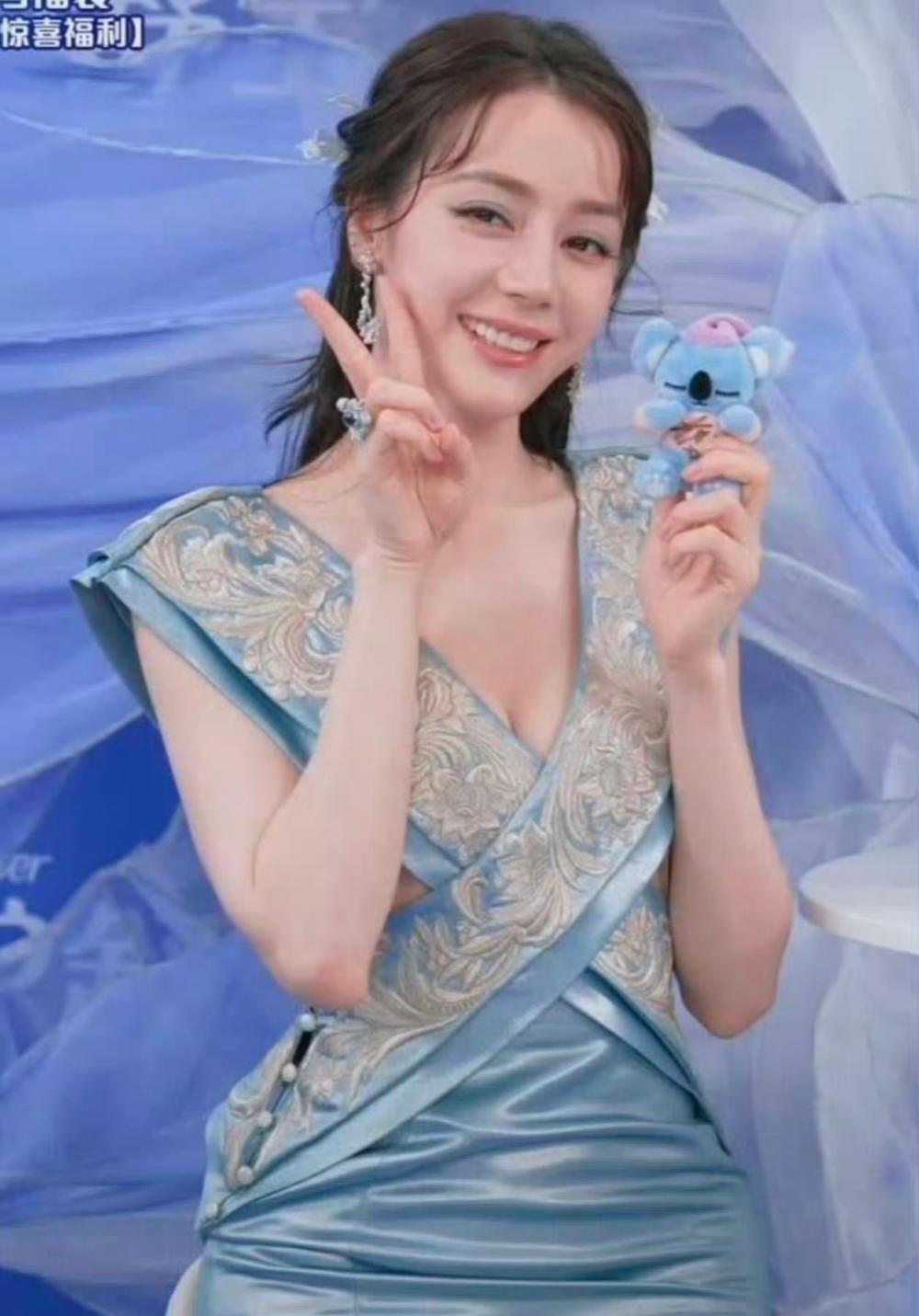 真觉得她没以前好看了，粉丝天天挑造型师毛病，有没有可能是人的问题呢？话说红气养