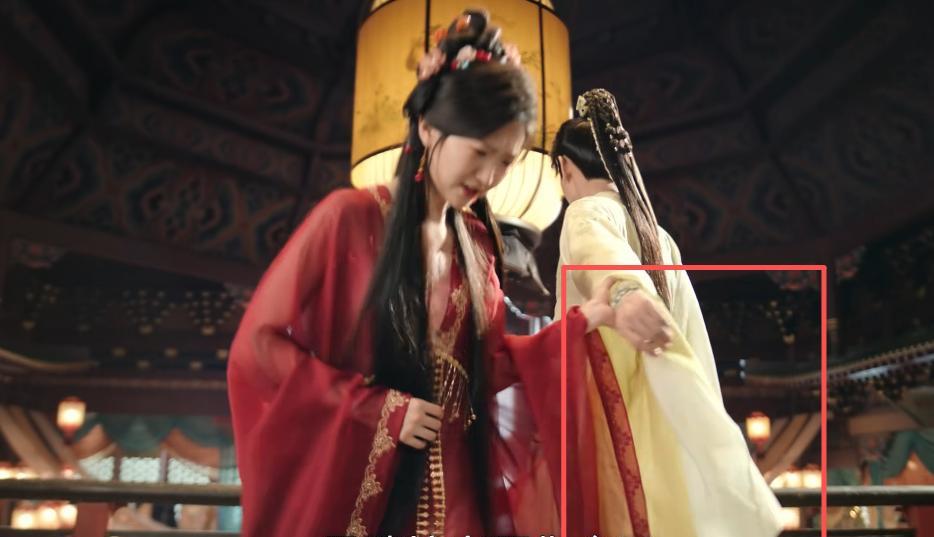 《赴山海》，弃剧了这部剧未播先火，但是我勉强看了两集，还是弃剧了服装很奇怪