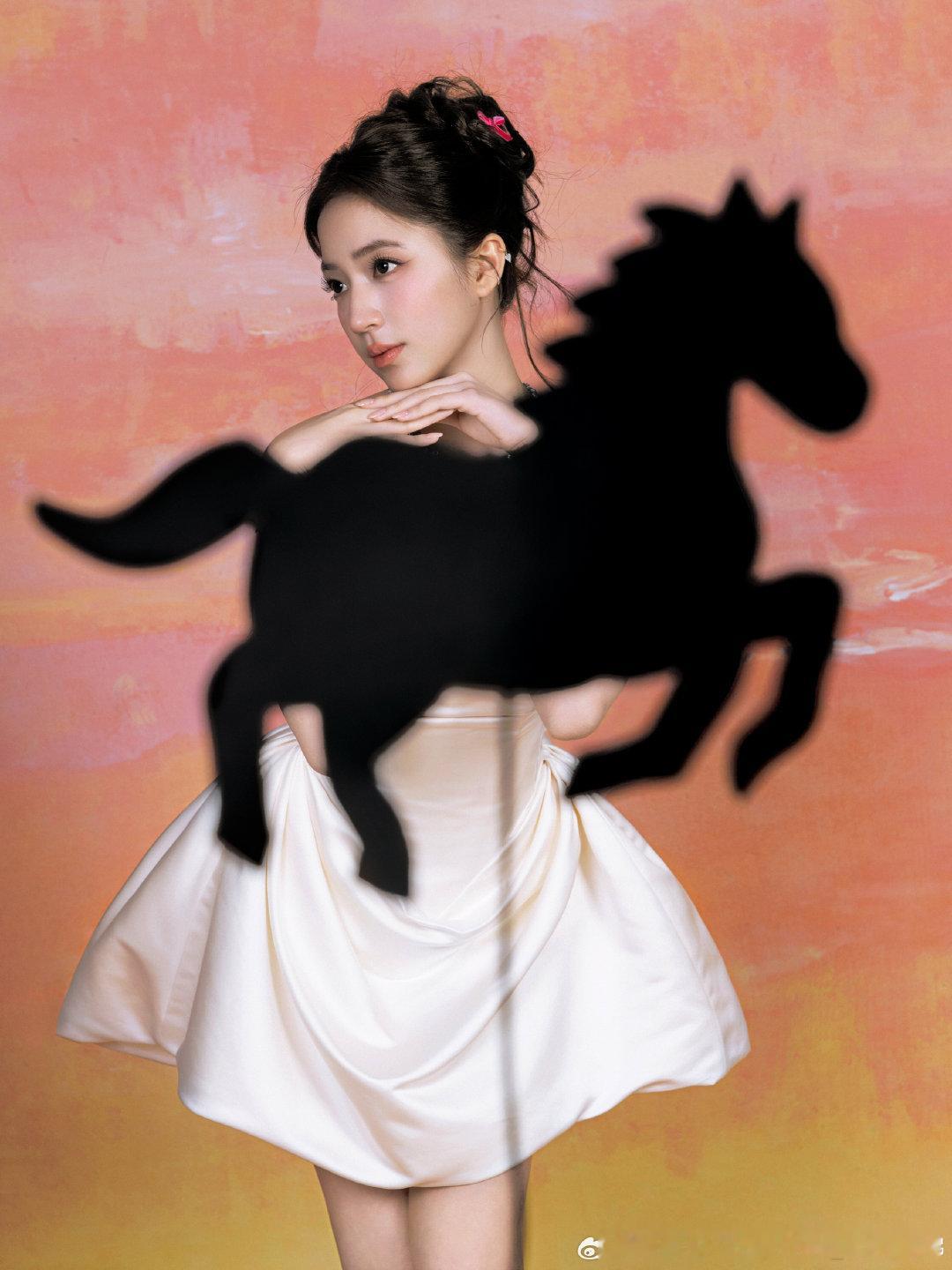 欧阳娣娣小孩姐的脸蛋大姐大的社交萌系外貌+社牛内核！欧阳娣娣活动现场游刃有余