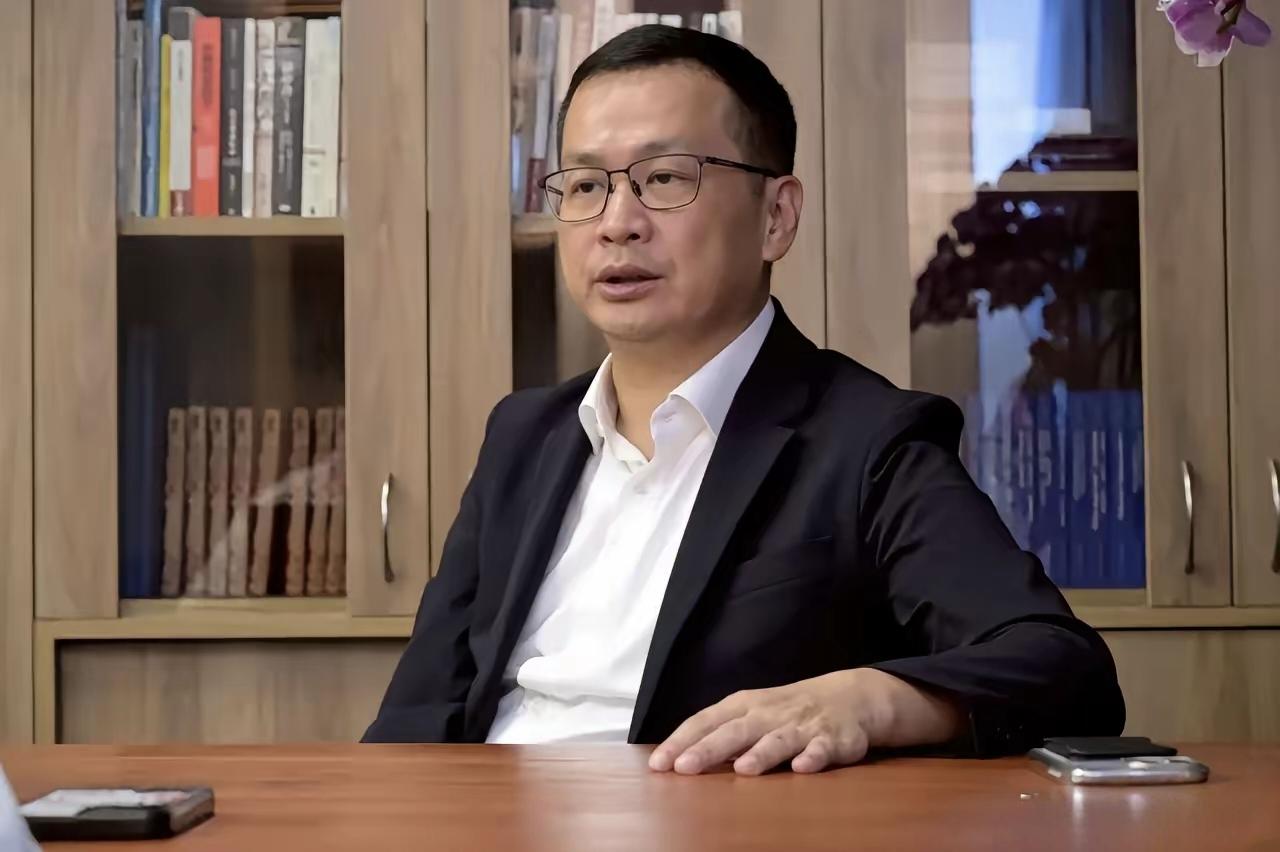 谁犯错谁担责，哪有让别人替着买单的？民进党偏不按常理来，非要提案谴责大陆侦办沈伯