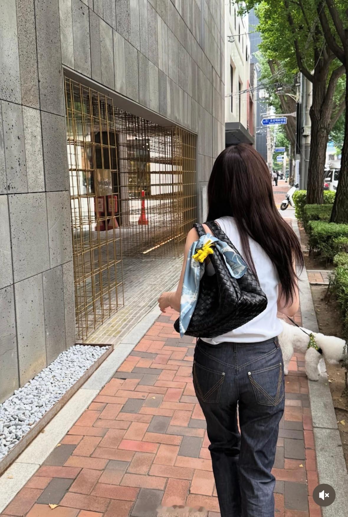 郑采妍郑采妍韩女氛围感穿搭​​​
