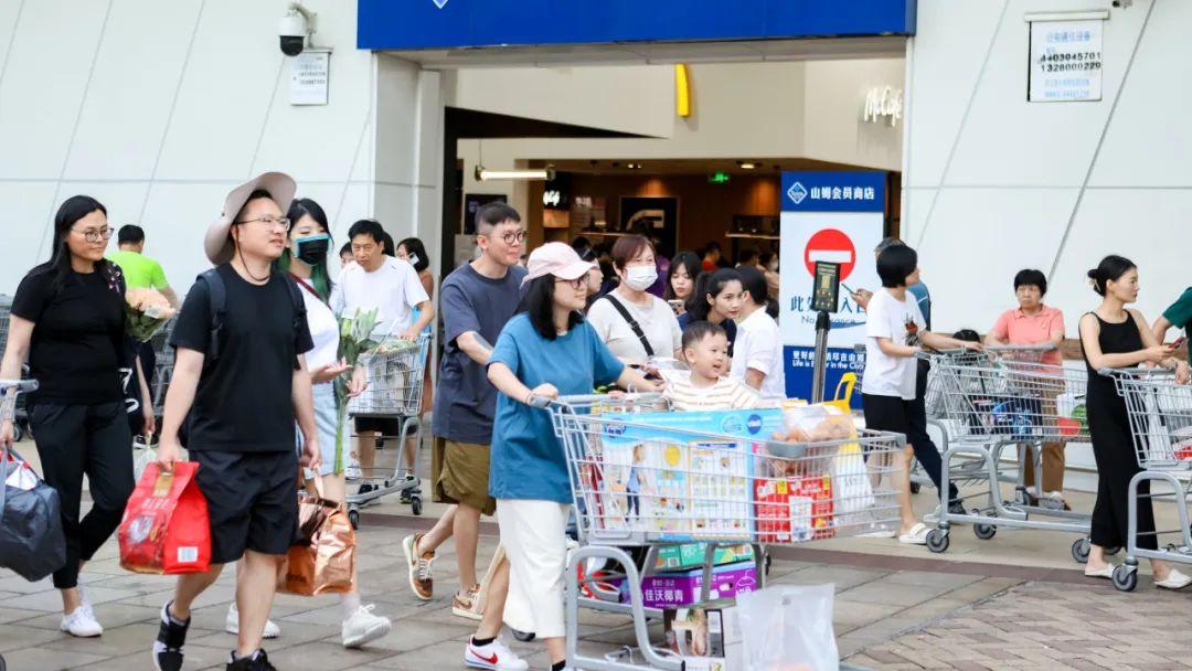 香港人这么快就不爱周末北上花钱了？据《点新闻》报道，近来不少港友在网上发帖，说不