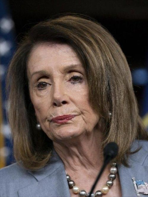 85岁的佩洛西终于走了！当地时间11月6日，包括美国《华盛顿邮报》在内的多家媒体