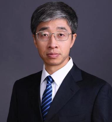 没想到一夜之间火了！北师大副教授陈志新，因为自己的课没有被教务处排上，但又不想浪