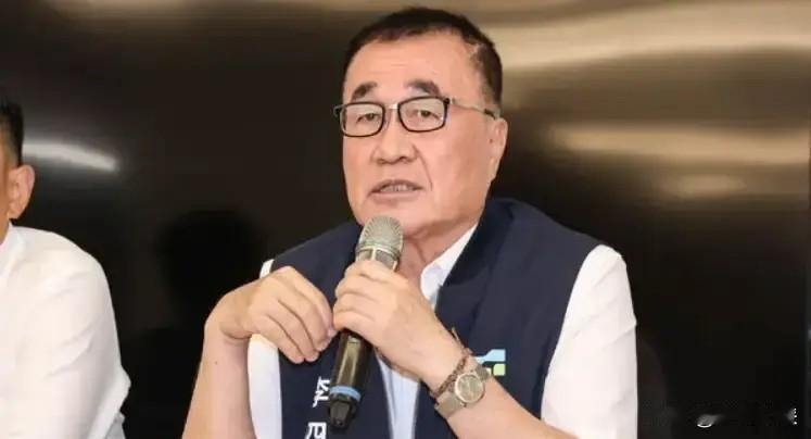 李四川板桥造势都是动员？王金平承认高雄落后10%？由于有媒体人在直播节目开播前忘