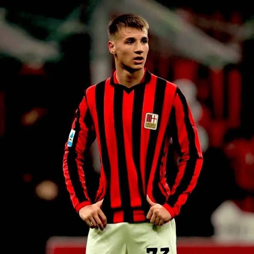 卡马尔达还需要加油！本赛季卡马尔达租借莱切，比在米兰好一些。不过卡马尔达的进步