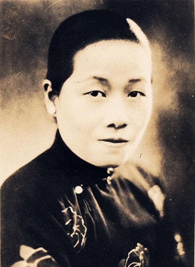 民国一姐宋霭龄：纵横近代政坛的首位女留学生，手腕非凡且野心勃勃，她有何过人之处？