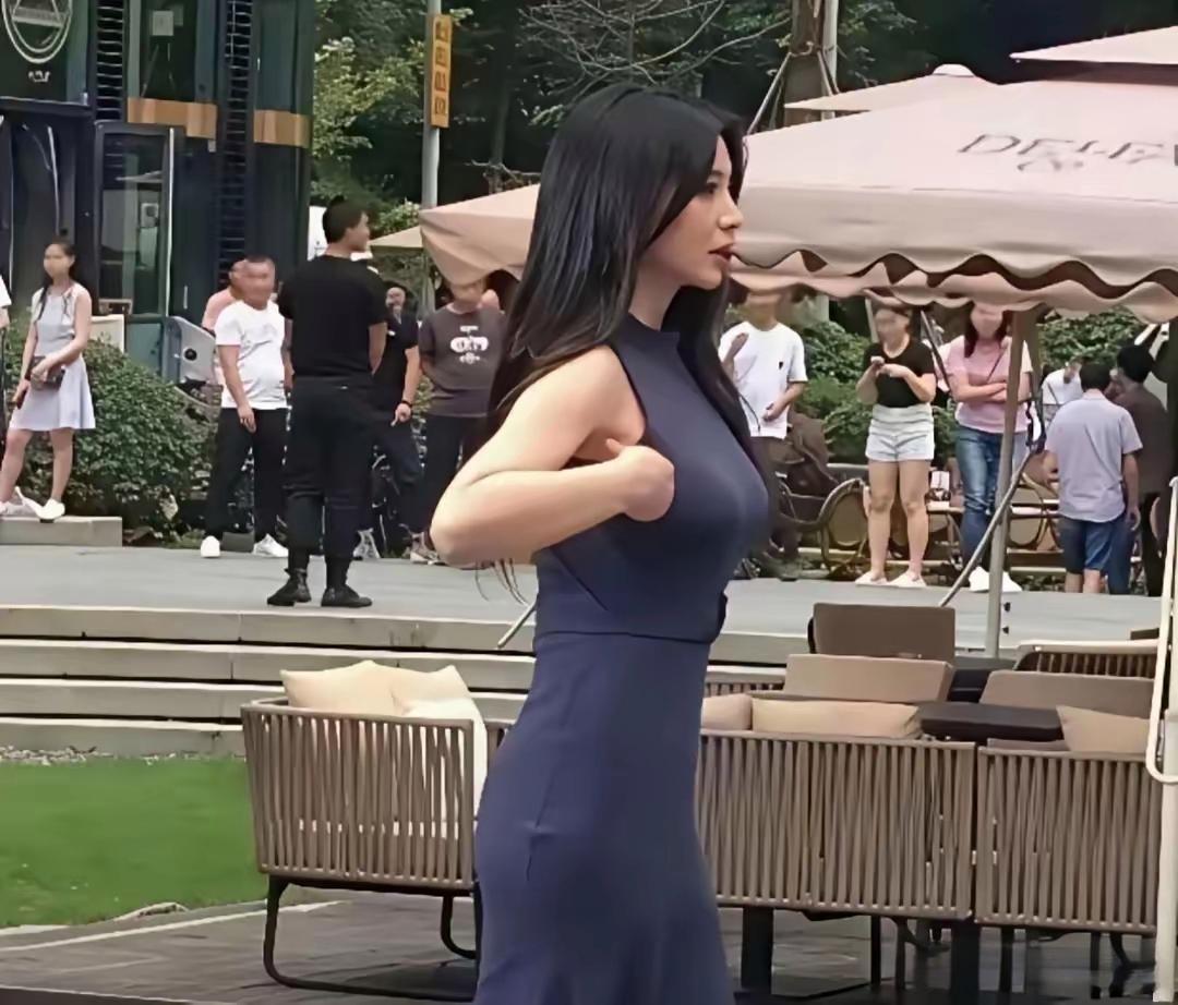 柳岩年纪上来了，也开始松弛了。​