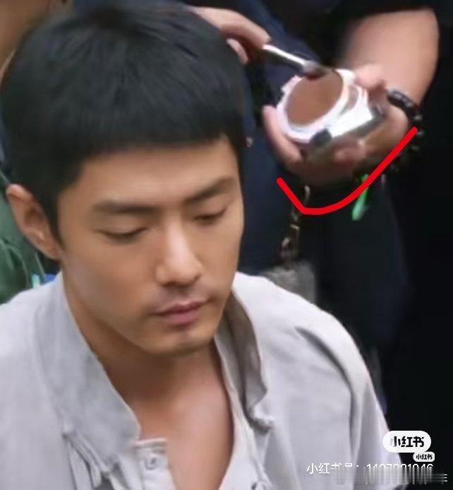 肖战妆造最浓的一次今天的切片放出来之后更有信心了！肖战在电影《得闲谨制》里的表现