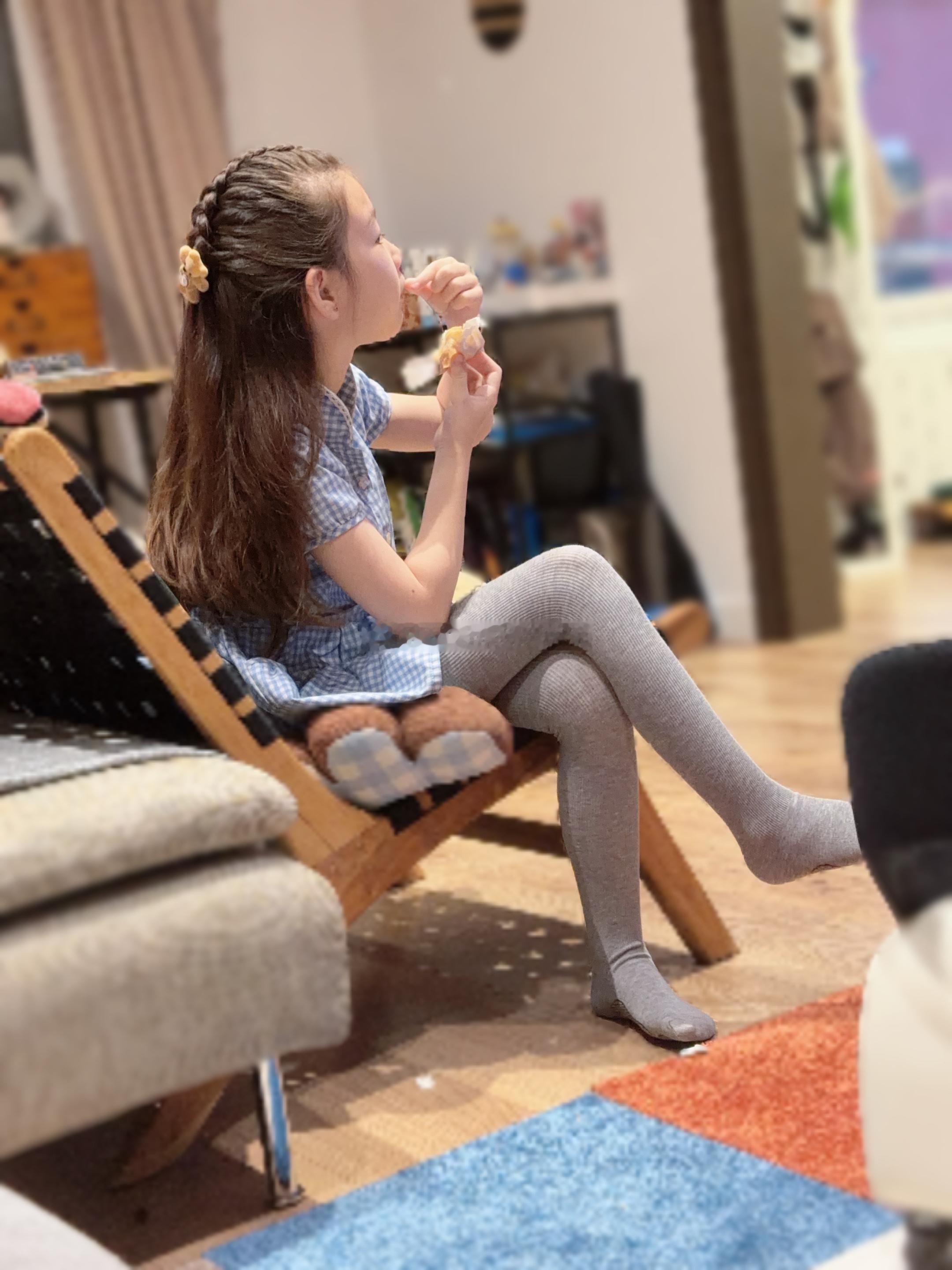 哎呦我早上这一把编发真立正脑袋显得圆侧面看着真好​​​