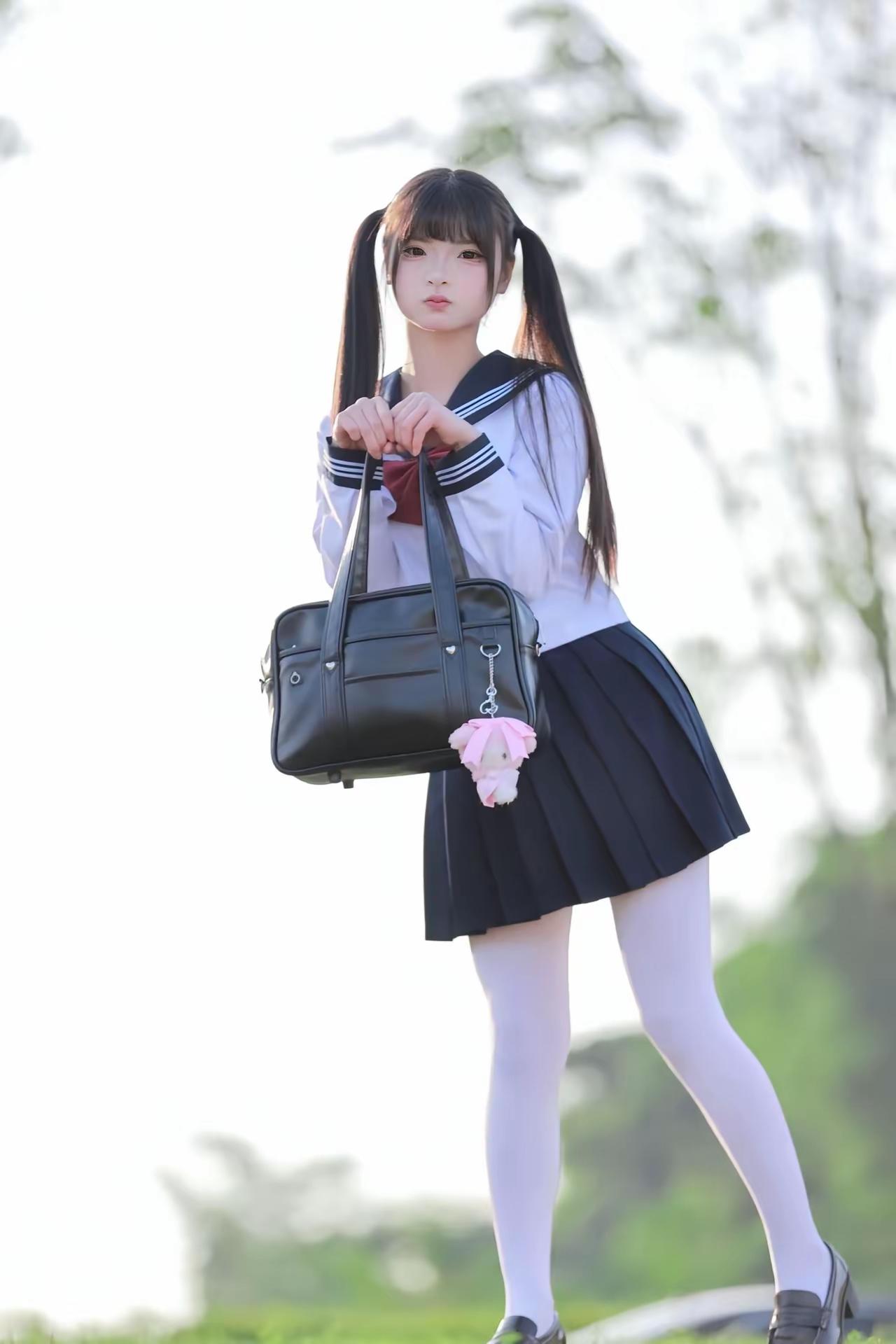 校花女神，校园风白丝