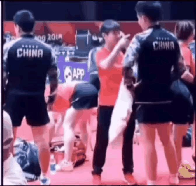 孙颖莎指着鼻子教训大头的场面，你肯定没见过！那时的王楚钦脸上透着青涩