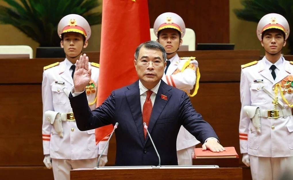 越南这次真的被逼急了！总理直接下死命令，国内近700家国企，8月31号之前必须敲