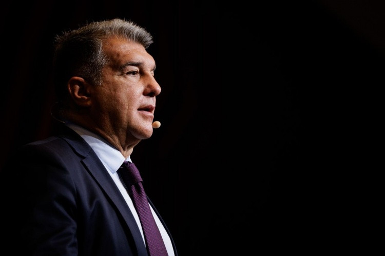 拉波尔塔: 若通过致敬弥补会很好, 猜测梅西以球员身份回归不合适