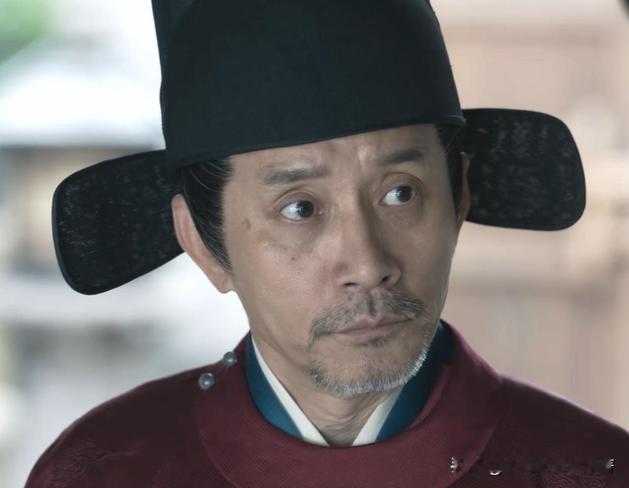 不要猜了，《藏海传》中那个神秘的第三人不是冬夏女王，也不是皇帝，永容王爷，而是户