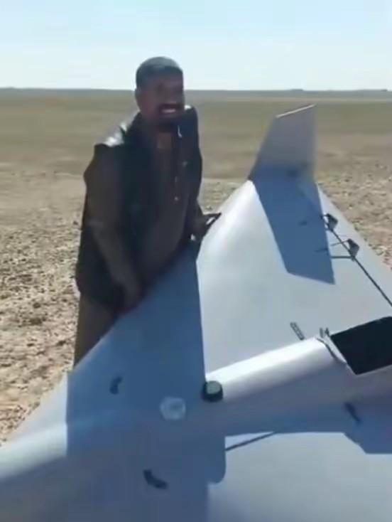 美国这回真急眼了！伊拉克老乡捡到的那架无人机，把五角大楼的脸都抽肿了！3月2