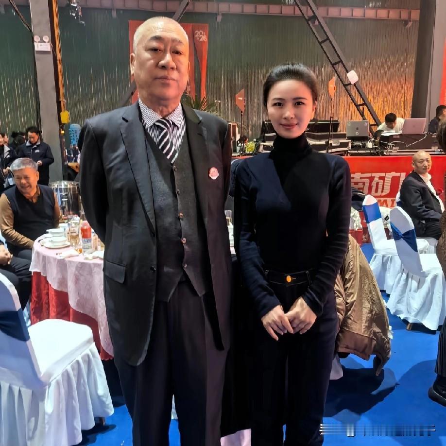 去河南新乡出差，路上跟出租车司机聊起崔培军。我也是刷手机刷多了，总刷到这个人相关