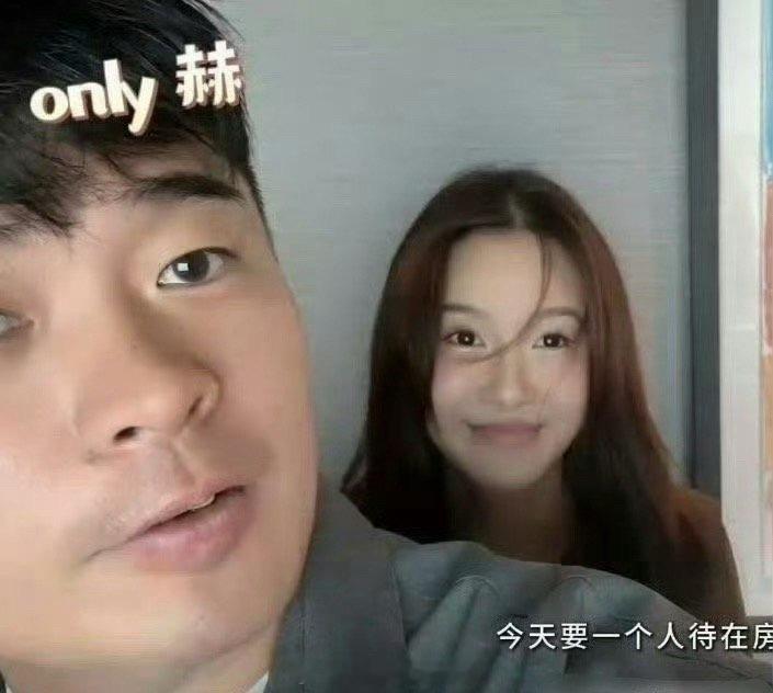 陈赫老婆终于不藏着了，在视频中露脸，长得还很可爱挺漂亮的​​​