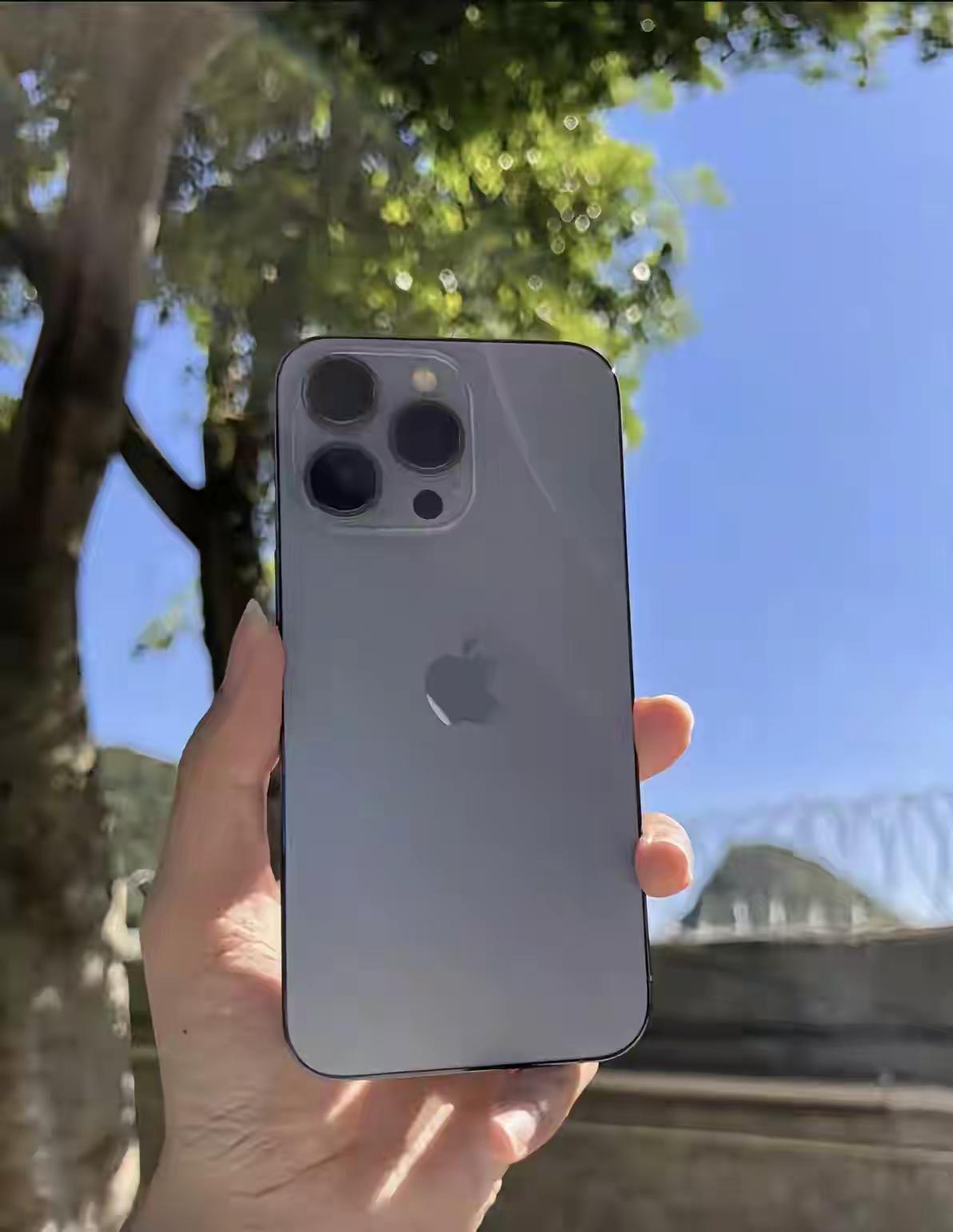 终于知道为什么大家都喜欢去买iPhone手机啦！因为它真的太省钱了，以前我